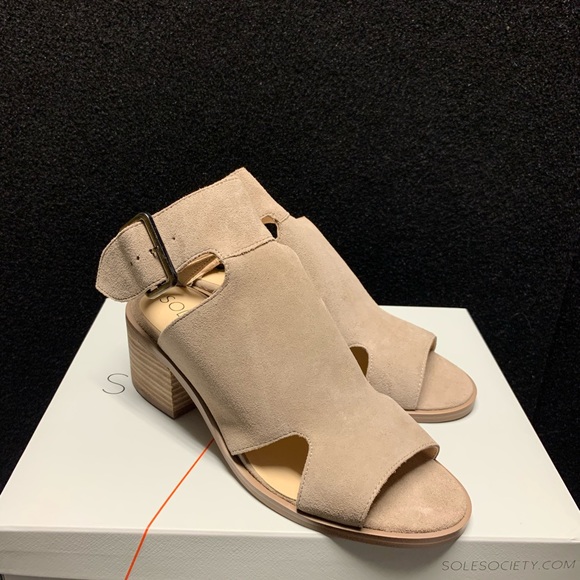 Tally Ankle Cuff Sandal
SOLE SOCIETY - Picture 10 of 16